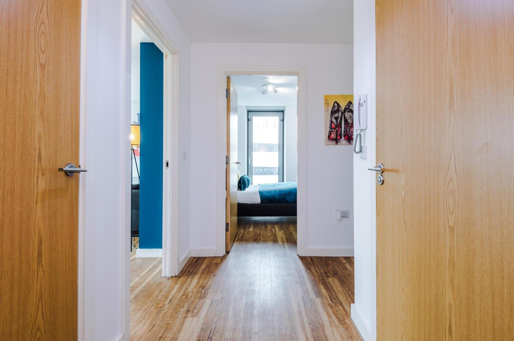 Lux Livin' - Luxury 2 Bed With Skyline View & 24 Hour Gym Apartment Manchester