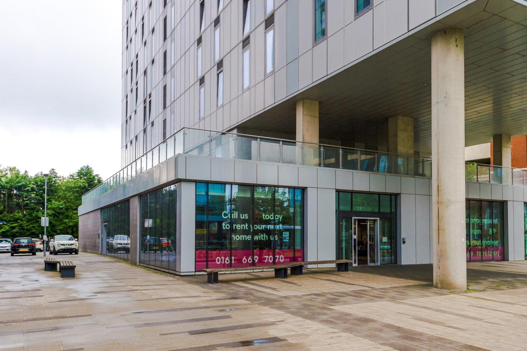Lux Livin' - Luxury 2 Bed With Skyline View & 24 Hour Gym Apartment Manchester